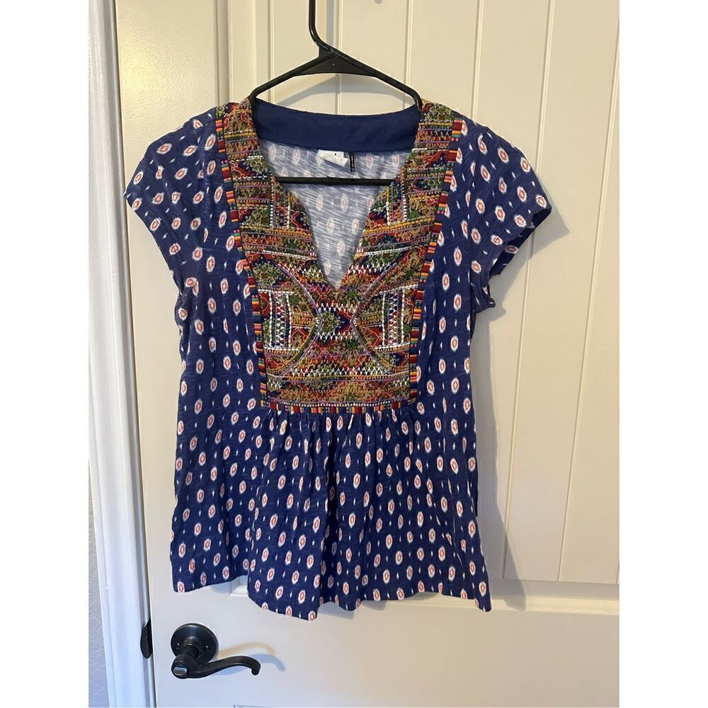 Akemi + Kin Anthropologie Embroidered Short Sleeve Top - Size‎ XS